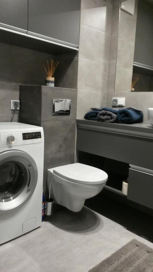 Apartament Batorego 7 Z Parkingiem กดิเนีย ภายนอก รูปภาพ