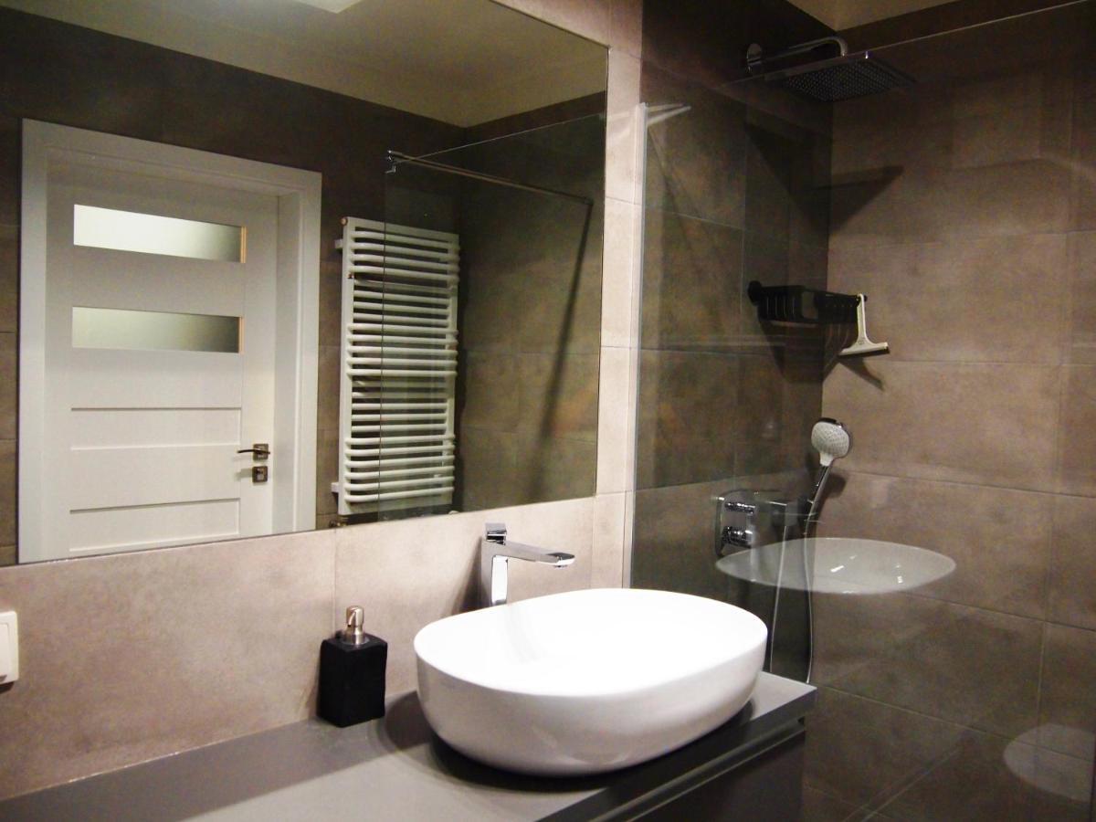 Apartament Batorego 7 Z Parkingiem กดิเนีย ภายนอก รูปภาพ