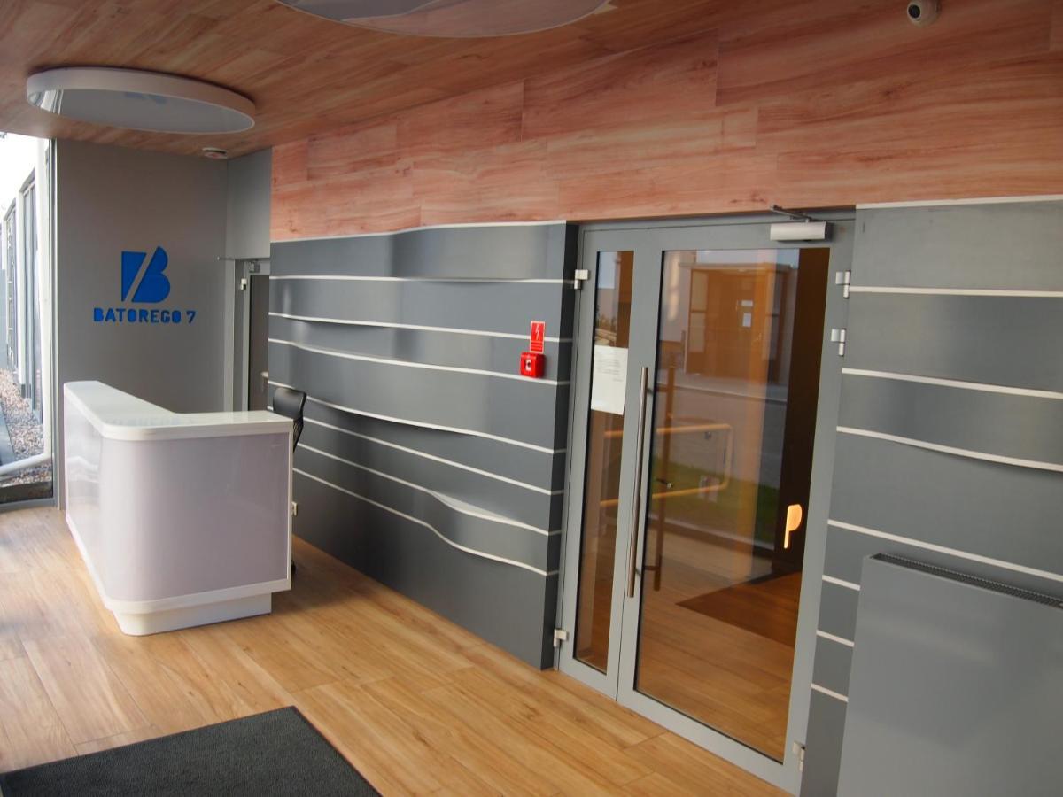 Apartament Batorego 7 Z Parkingiem กดิเนีย ภายนอก รูปภาพ